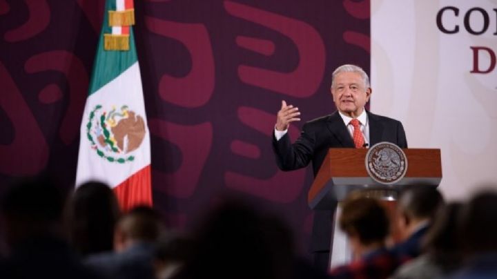 Líderes y maestros de la CNTE se reúnen con AMLO en Palacio Nacional