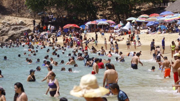 Llegó el turismo y también los problemas: Captan pelea de turistas y lancheros en Puerto Escondido