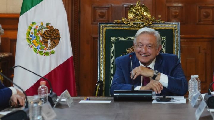 AMLO hace llamado a mexicanos en Ecuador a no caer en provocaciones y evitar acoso