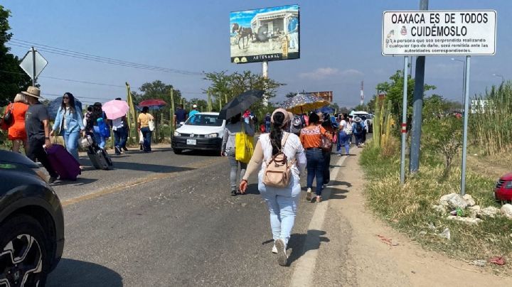 Bloqueos en OAXACA: ¿Hasta qué hora estará cerrado el Aeropuerto Internacional?