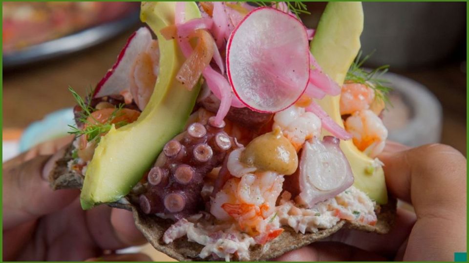 El restaurante es uno de los mejores para degustar productos del mar y en estas fechas es una excelente opción para mamá