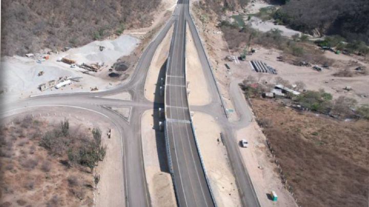 Nueva carretera Mitla-Tehuantepec reducirá tiempo de trayecto de 1 día a 4 horas a transportistas