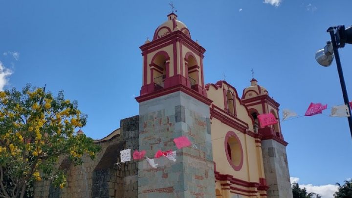 Descubren antiguo mural durante restauración del templo de Santa Lucia del Camino, OAXACA