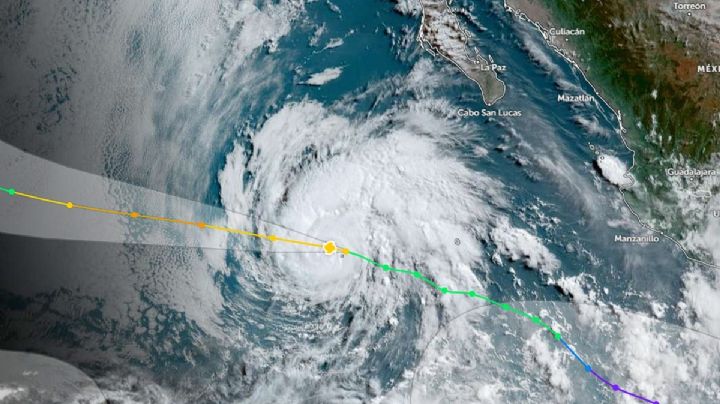 Huracán Carlotta se aleja de OAXACA, pero lluvias intensas seguirán azotando el estado