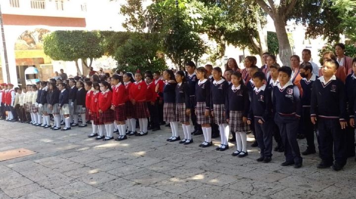 ¿Es obligatorio el uniforme en las escuelas de OAXACA?