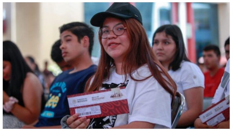 Las becas comenzarán a otorgarse de forma gradual a partir del 2025