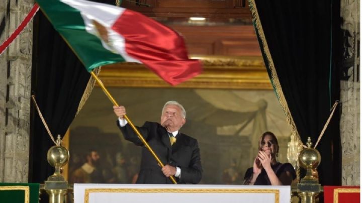 ¡Gracias México! Celebra AMLO su último GRITO de INDEPENDENCIA con miles de mexicanos en el Zócalo