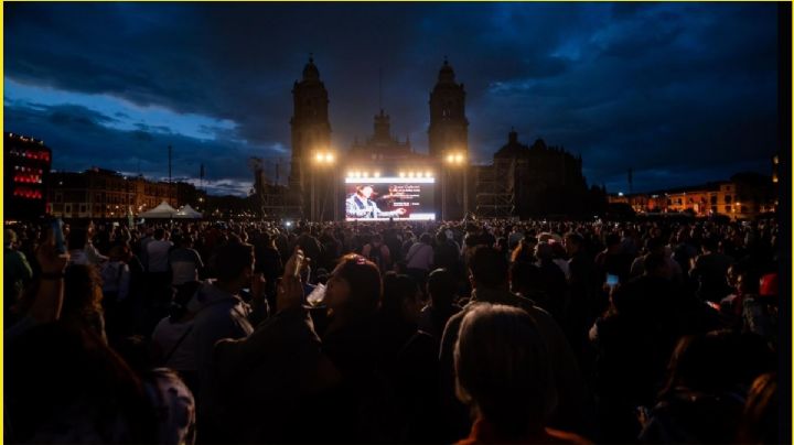 Juan Gabriel hace historia en el Zócalo de CDMX al reunir a más de 70 mil personas