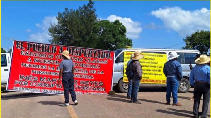 BLOQUEO en Zapotitlán PALMAS ¿Qué carreteras se ven afectadas en OAXACA?