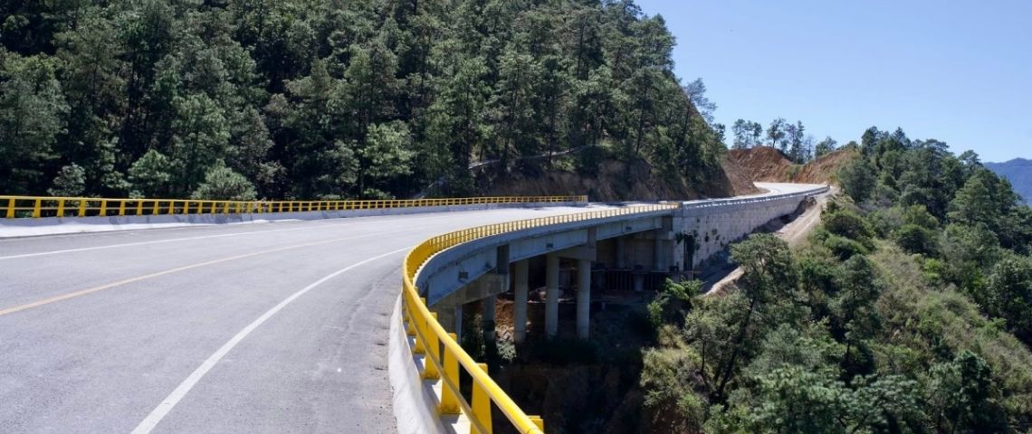 Trabajos de rehabilitación de carretera Mitla-Tehuantepec se atrasan hasta 2026, autopista seguirá cerrada