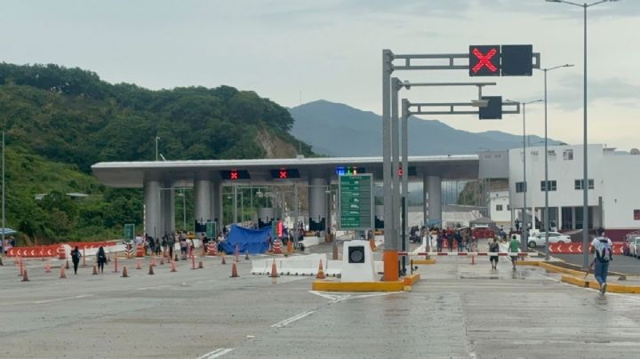 Viernes de bloqueos masivos en OAXACA: Minuto a minuto de cierres en calles y carreteras hoy 17 de octubre