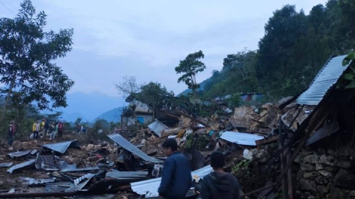 Deslave sepulta varias casas en Huautla de Jiménez; reportan 5 lesionados y una menor fallecida