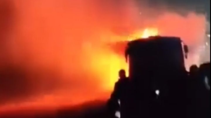 Se incendia autobús de pasajeros mientras viajaba a Huautla de Jiménez, Oaxaca; transportaba 45 personas