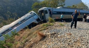 FGR confirma entrega de cuerpos de víctimas tras descarrilamiento del Tren Interoceánico en Oaxaca