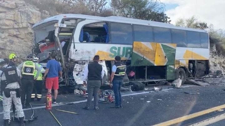 Terrible accidente en la autopista Cuacnopalan-Oaxaca deja 2 pasajeros sin vida y 16 lesionados