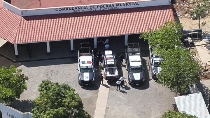 Desarman a policías de Huatulco para investigar la desaparición de 5 jóvenes de Tlaxcala 