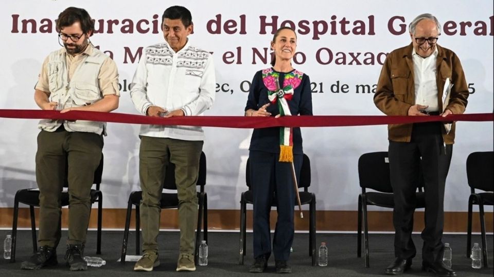 La presidenta Claudia Sheinbaum inauguró dos nuevos hospitales del IMSS-Bienestar en Oaxaca.