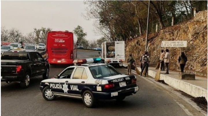 Carretera hacia el Cerro del Fortín en OAXACA amanece cerrada ¿Qué está ocurriendo?