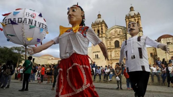 Buscan regular ambulantaje y calendas en OAXACA