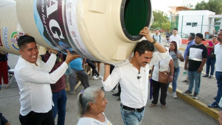 Entrega Ray Chagoya más de 500 tinacos GRATUITOS en OAXACA ¿Cómo conseguir el tuyo?