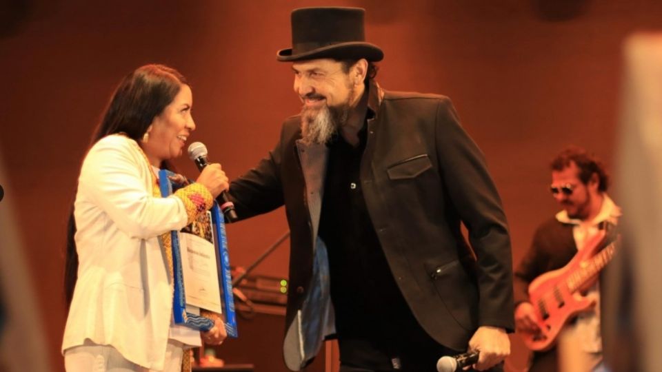El cantautor recibió el amor y el reconocimiento de miles de personas en el Parque Central de Xoxocotlán previo a la Semana Santa
