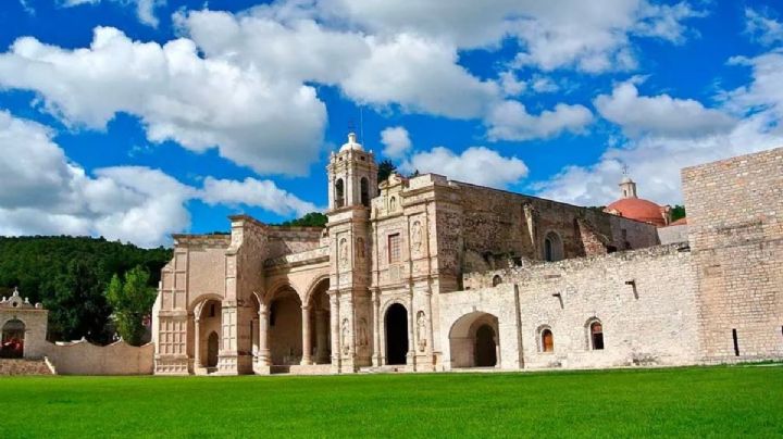 El Pueblo mágico de OAXACA con la joya arquitectónica única en el mundo para visitar con tu pareja estas vacaciones