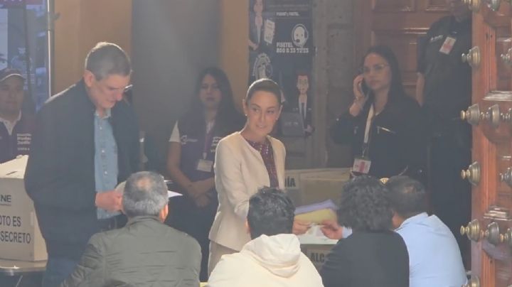 Claudia Sheinbaum vota por primera vez como presidenta de México en la elección judicial “Viva la democracia”