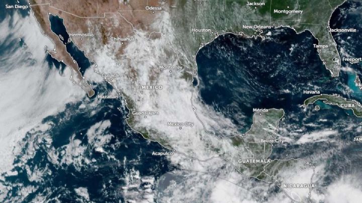 Se eleva probabilidad de desarrollo ciclónico al sur de México, alerta Protección Civil de Oaxaca