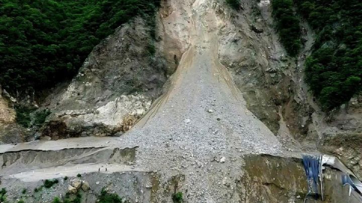 Autopista Mitla-Tehuantepec: trabajan para abrir camino alterno en la zona del "túnel Tornillo"