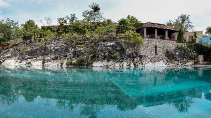 El balneario cerca de Oaxaca con aguas termales y color turquesa con las 3B para disfrutar en las vacaciones de verano