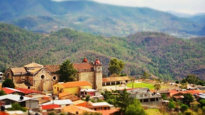 ¿Cuál es el pueblo mágico de OAXACA con el único Centro de Medicina Indígena Tradicional en el país?