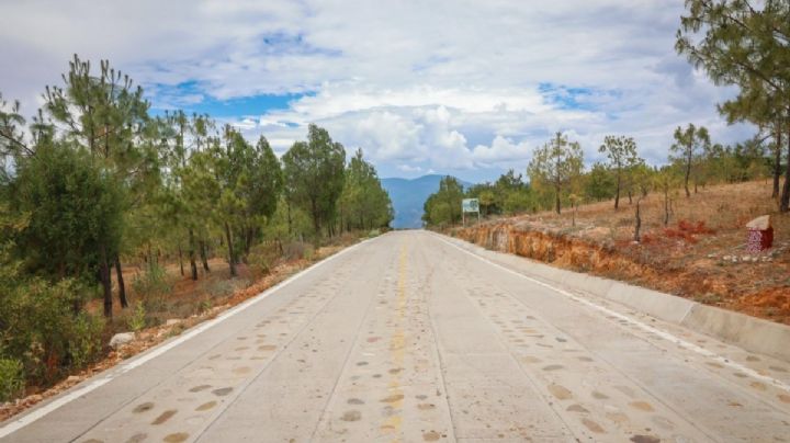 SICT avanza en construcción de camino artesanal en San Juan Quiahije ¿Cuándo estará listo?