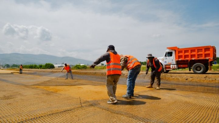 Obras Primavera continúa la construcción de la carretera entre OAXACA y el Aeropuerto Internacional