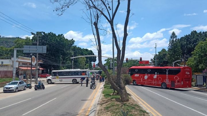 Bloqueos en OAXACA hoy 27 de agosto: Sección 22 de la CNTE cierra la carretera federal 190
