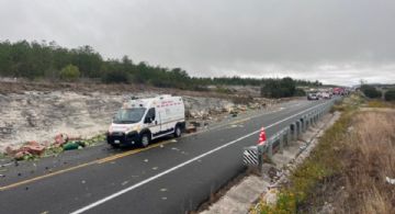 Autopista Cuacnopalan-OAXACA cerrada por accidente de tráiler; rutas ALTERNAS