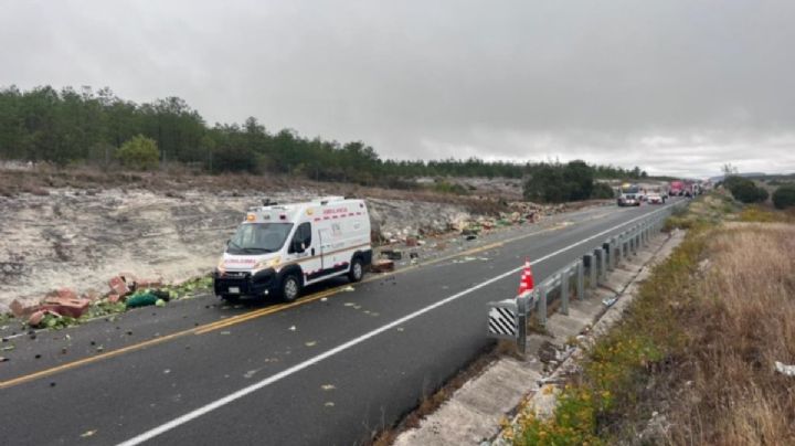 Autopista Cuacnopalan-OAXACA cerrada por accidente de tráiler; rutas ALTERNAS