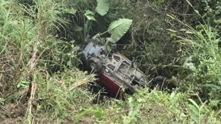 Accidente carretero en la Sierra oaxaqueña deja 2 personas muertas y 10 heridos