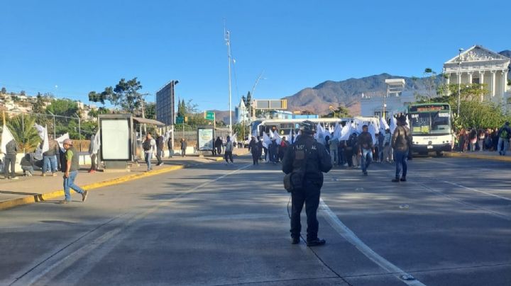 Bloqueos de calles y cierres carreteros en OAXACA hoy martes 27 de enero de 2026