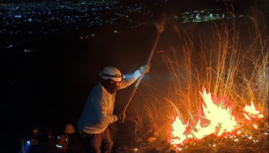 ¿Cuál es el reporte del incendio en las laderas cercanas a Monte Albán hoy jueves 12 de febrero de 2026?