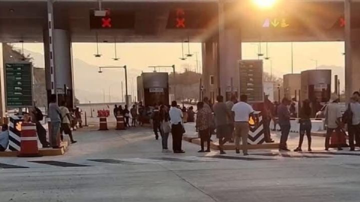 ¿Por qué lleva 3 días bloqueada la Carretera OAXACA-Puerto Escondido? Estas son las demandas de habitantes de Santa María Colotepec