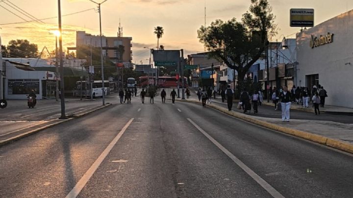 Martes agitado por bloqueos en calles y avenidas de Oaxaca hoy 17 de marzo de 2026; MAPA de puntos críticos