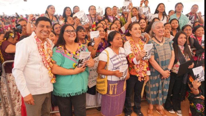 Reconoce la presidenta Claudia Sheinbaum labor de traductoras indígenas en OAXACA