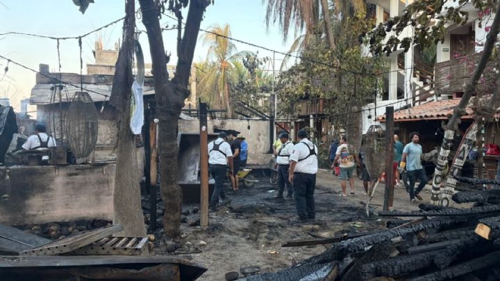 Salomón Jara anuncia plan de atención inmediata para la recuperación de Punta Zicatela tras incendio 