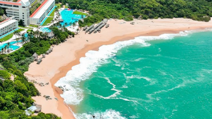 Bahía Conejos, la playa de HUATULCO perfecta para los que buscan vacaciones tranquilas frente a un mar turquesa