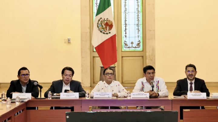 CNTE reinstala mesa de diálogo con Segob, SEP y Salomón Jara; exigen cárcel para presidente municipal de Mitla