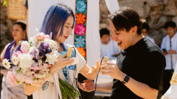 La influencer Chingu amiga, recibe el anillo matrimonial al estilo OAXACA por parte de su prometido